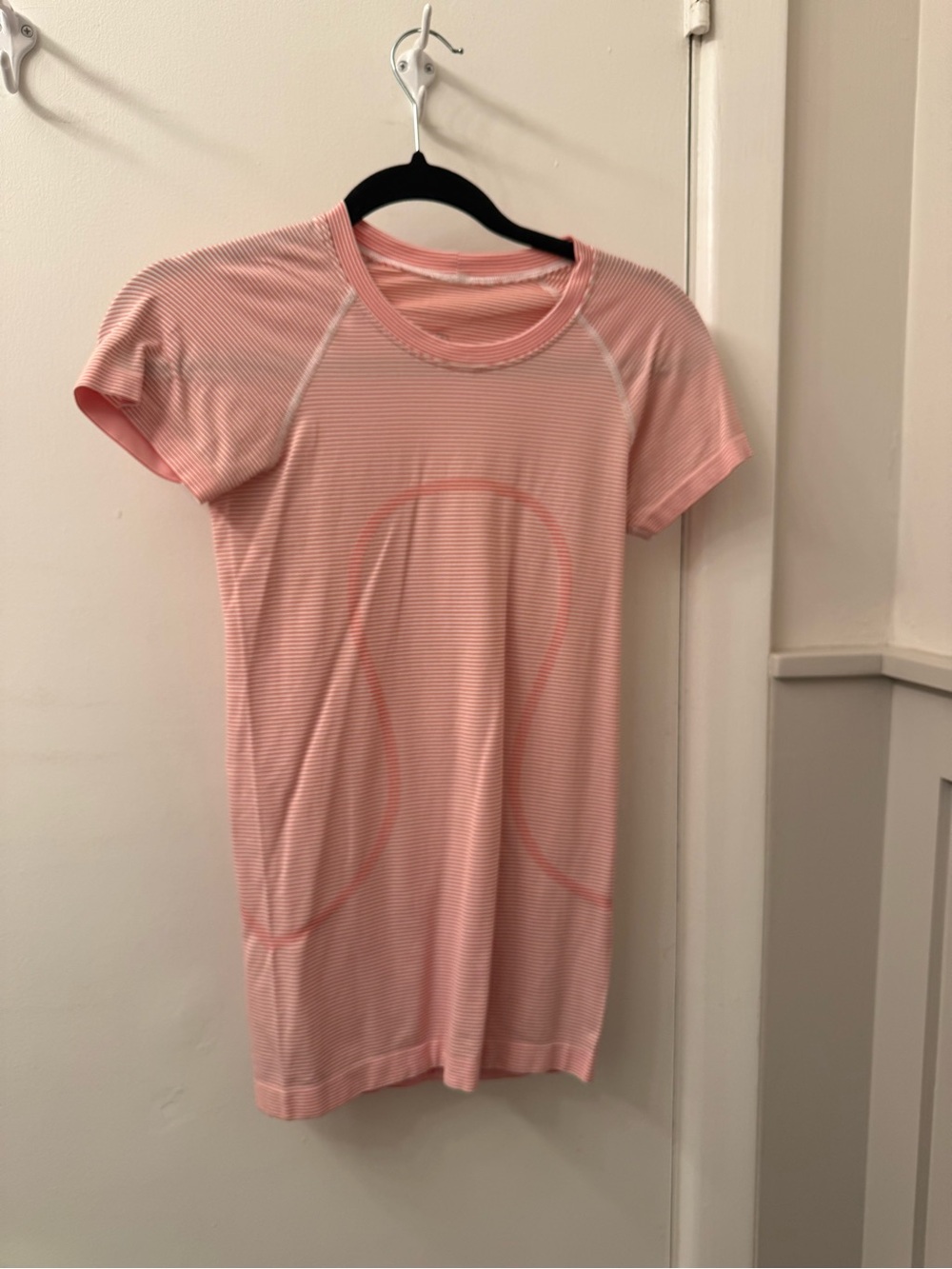 Lululemon Swiftly Short Sleeve - size 4